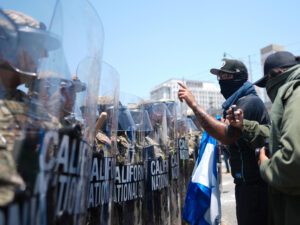 Newsom: Kalla tillbaka soldaterna
