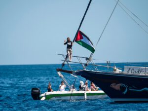 Israels marin uppmanar Thunbergs fartyg att vända