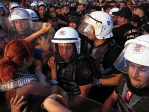 Turkiet: Tre borgmästare gripna