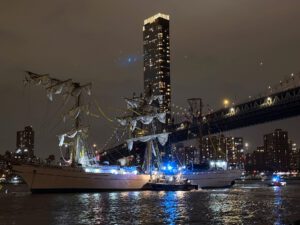 Fartyg kraschade in i Brooklynbron