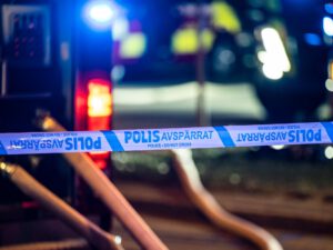 Brand i industrilokal i Jordbro – en till sjukhus
