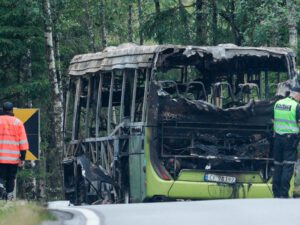 15-åring häktad för våldsam bussbrand i Norge