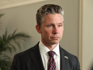 Jonson öppnar för ukrainsk försvarstillverkning